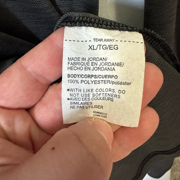 Under Armour Dark Gray Long Sleeve Shirt Size XL - Picture 3 of 7